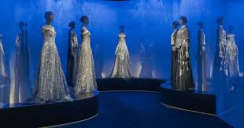 Viral,Fashion exhibition,High fashion,Armani,Viral,Fashion exhibition,High fashion,Armani,Viral,Fashion exhibition,High fashion,Armani,Viral,Fashion exhibition,High fashion,Armani,